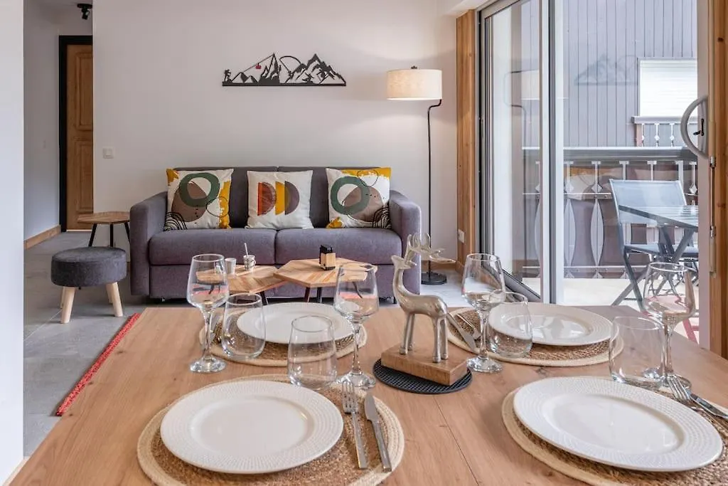 Clos Savoy - New Apartment Close To City Center & Free Parking - By Cozee Rentals Chamonix